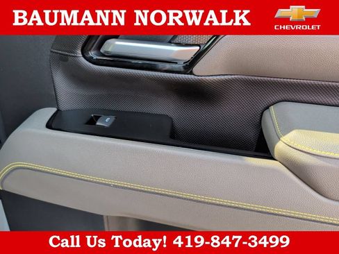 Used 2025 Chevrolet Silverado 2500 ZR2 w/ Technology Package AWD/4WD image 41