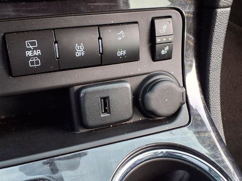 Used 2017 Buick Enclave Leather image 9