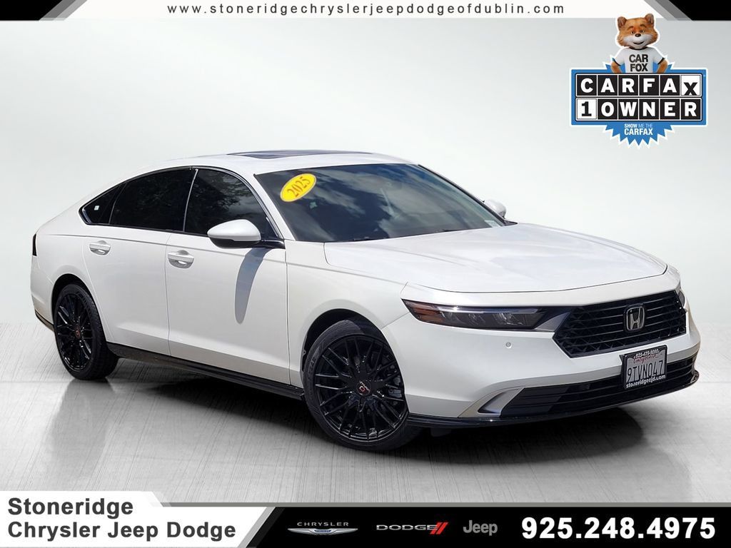 Used 2025 Honda Accord Touring image 1