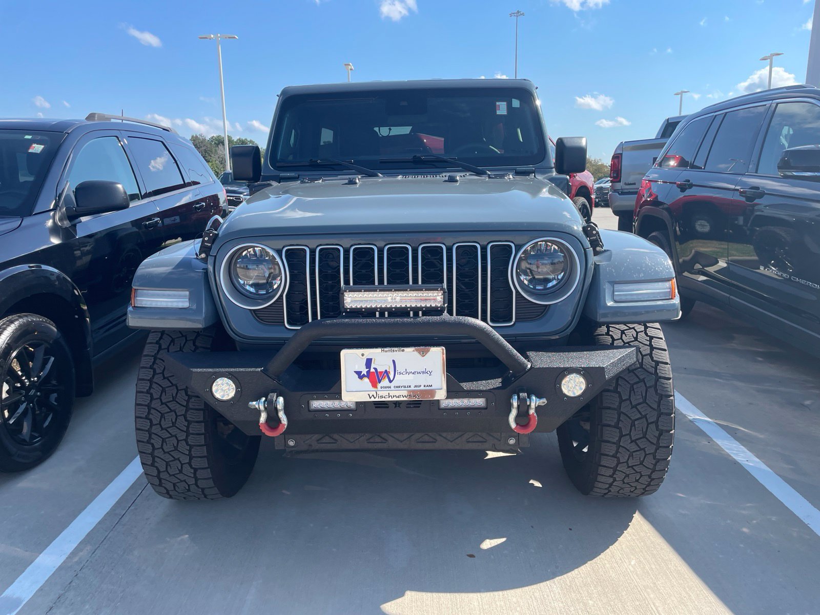 Used 2024 Jeep Wrangler Unlimited Sahara AWD/4WD image 2