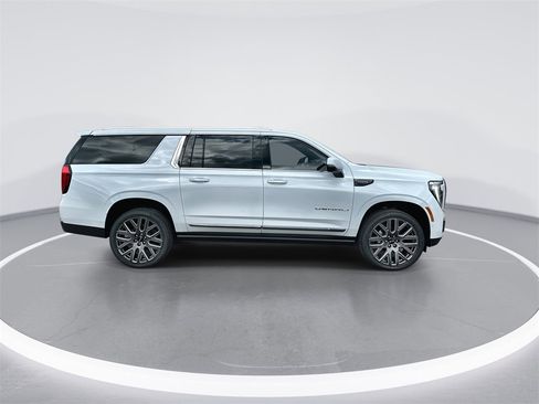 New 2026 GMC Yukon XL Denali Ultimate w/ LPO, Floor Liner Package image 9