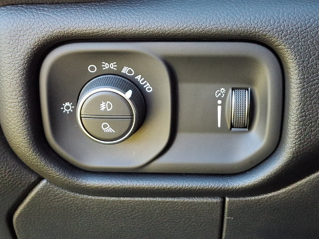 Used 2025 RAM 2500 Big Horn AWD/4WD image 9