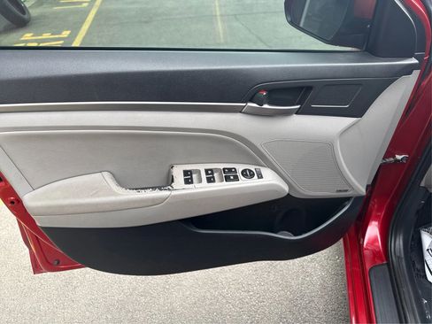 Used 2017 Hyundai Elantra Limited w/ Limited Tech Package 04 image 19