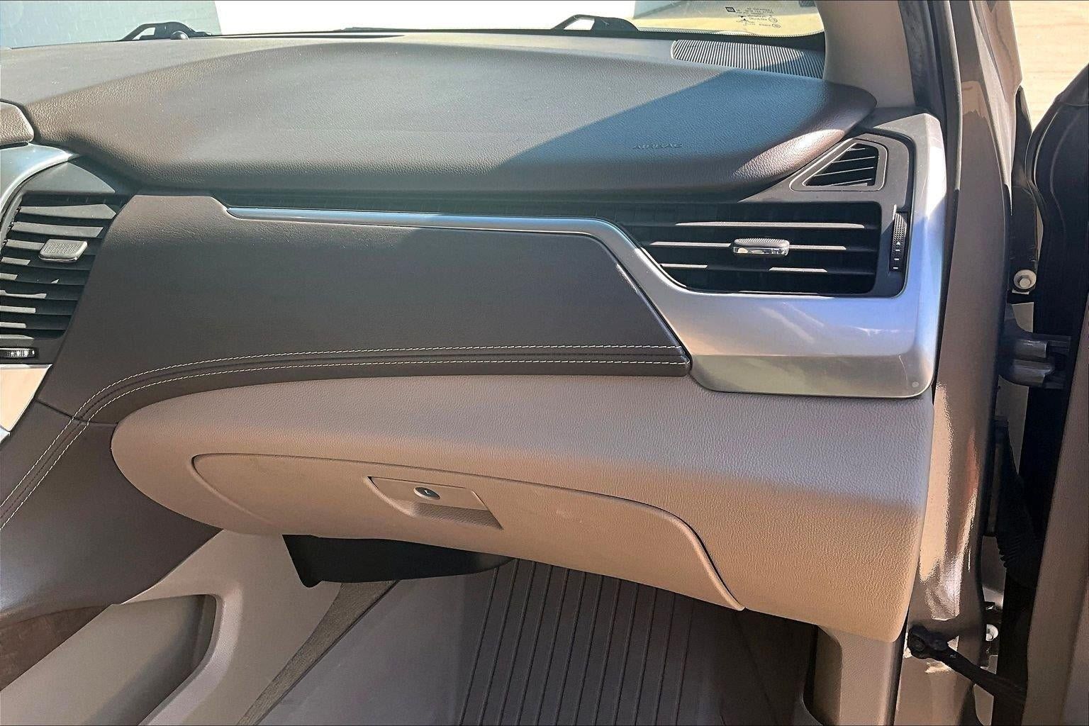Used 2018 Chevrolet Tahoe LT w/ Luxury Package AWD/4WD image 17