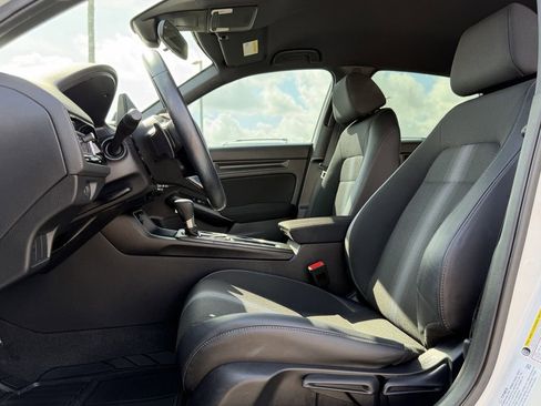 Used 2025 Honda Civic Sport image 27