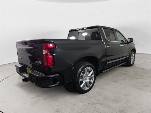 Used 2022 Chevrolet Silverado 1500 High Country w/ High Country Premium Package image 5