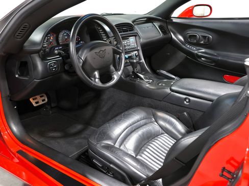 Used 2004 Chevrolet Corvette Convertible w/ Preferred Equipment Group RWD image 70
