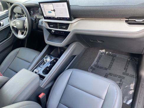 New 2026 Ford Explorer Active w/ Active Comfort Package RWD image 12