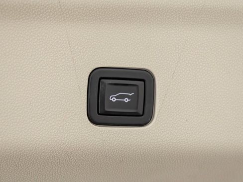 Used 2021 Cadillac Escalade Sport Platinum w/ LPO, ONYX Package image 40