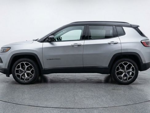 Used 2025 Jeep Compass Limited AWD/4WD image 5