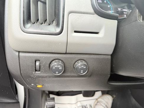 Used 2020 Chevrolet Colorado W/T image 23