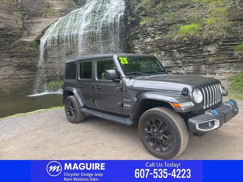 Used 2023 Jeep Wrangler Unlimited Sahara AWD/4WD image 1