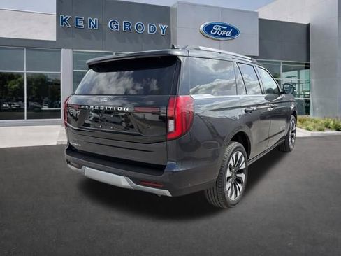 Used 2025 Ford Expedition Platinum w/ Driver's Package image 4