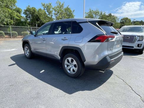 Used 2022 Toyota RAV4 LE FWD image 10