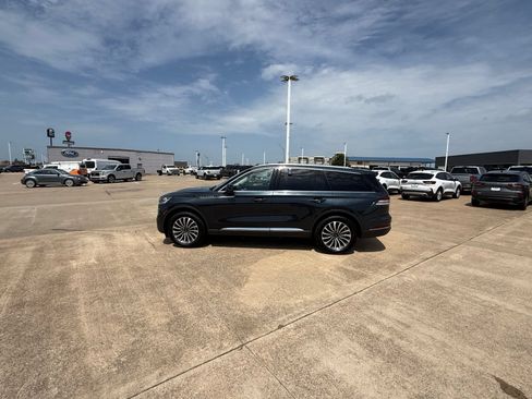 Used 2023 Lincoln Aviator Reserve w/ Elements Package Plus AWD/4WD image 8