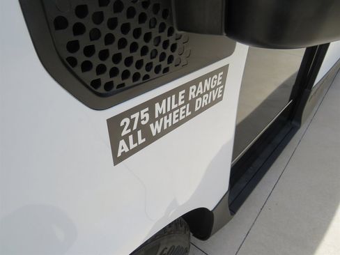 Used 2024 Chevrolet Brightdrop 600 w/ Battery Pack, Max Range AWD/4WD image 4