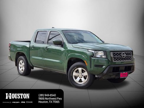 Used 2022 Nissan Frontier SV w/ Technology Package RWD image 3
