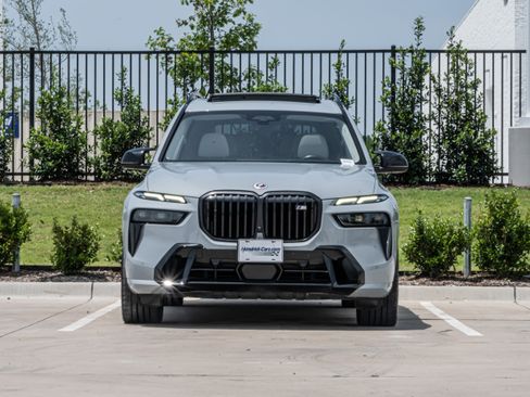 Certified 2023 BMW X7 M60i w/ Executive Package AWD/4WD image 3