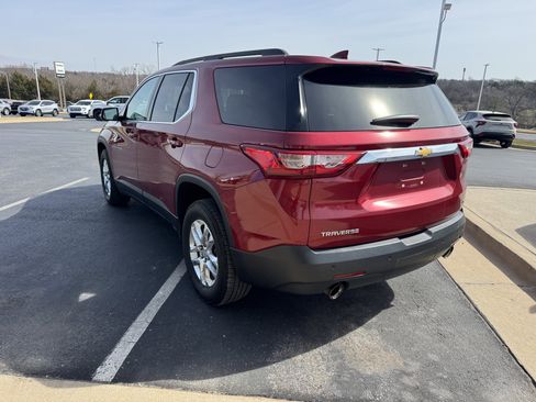 Used 2019 Chevrolet Traverse LT image 3