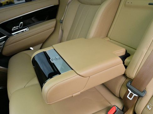 Used 2023 Land Rover Range Rover SE image 44