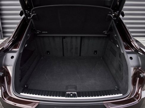 Used 2022 Porsche Cayenne Turbo GT image 17