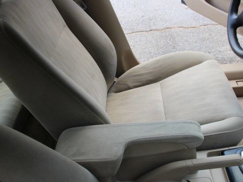 Used 2004 Honda Civic LX image 25