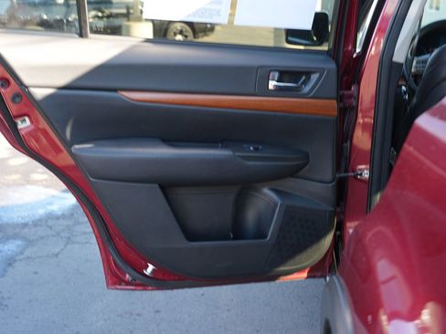 Used 2014 Subaru Outback 2.5i Limited w/ Moonroof Package AWD/4WD image 19