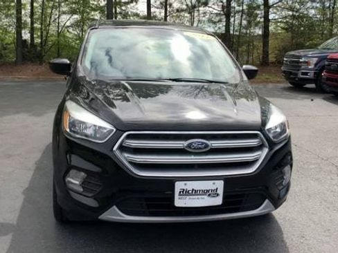 Used 2017 Ford Escape SE AWD/4WD image 4