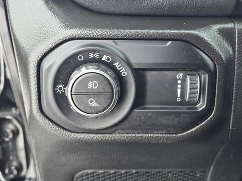 Used 2023 Jeep Gladiator Overland AWD/4WD image 15