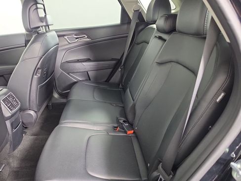 Certified 2025 Kia Sportage EX FWD image 30
