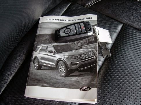 Used 2023 Ford Explorer Limited image 42