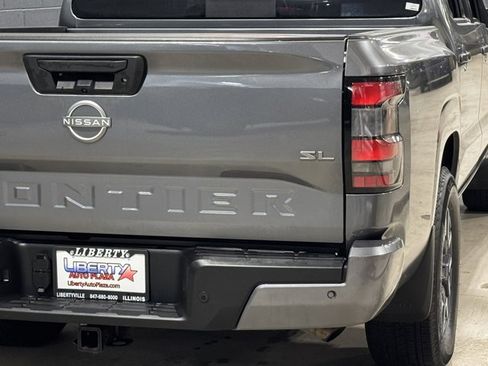 Used 2024 Nissan Frontier SL w/ Technology Package image 17