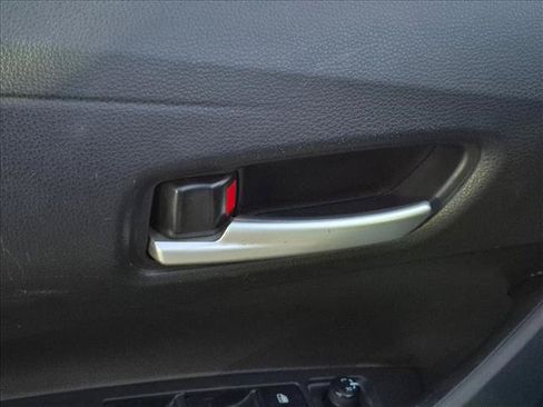Used 2021 Toyota Corolla LE FWD image 11