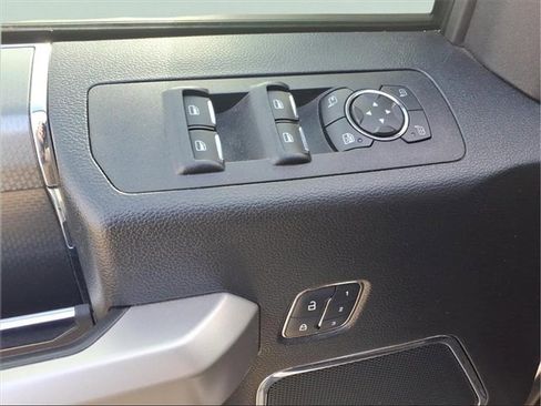 Used 2015 Ford F150 Lariat image 21