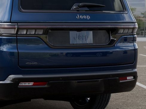 New 2026 Jeep Grand Wagoneer Summit AWD/4WD image 14