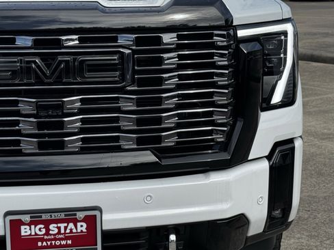 Used 2025 GMC Sierra 2500 Denali Ultimate w/ Max Trailering Package AWD/4WD image 5