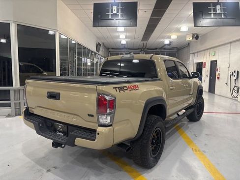 Used 2020 Toyota Tacoma TRD Off-Road w/ Technology Package AWD/4WD image 9