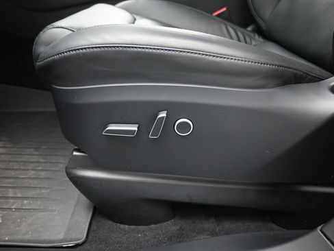 Used 2023 Tesla Model X AWD/4WD image 9