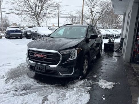 Used 2022 GMC Terrain SLE w/ Driver Convenience Package image 5