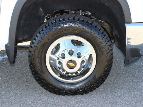 Used 2022 Chevrolet Silverado 3500 LT w/ Convenience Package AWD/4WD image 5