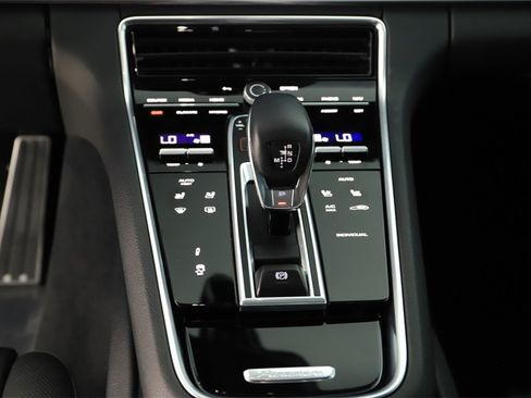Used 2021 Porsche Panamera 4S image 20