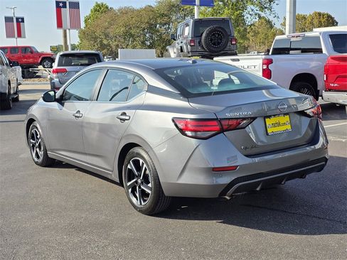Used 2024 Nissan Sentra SV image 6