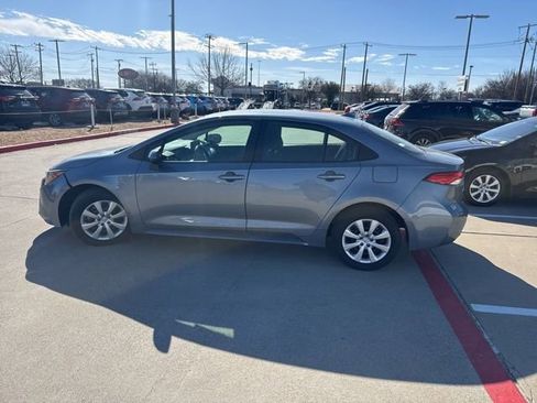 Used 2025 Toyota Corolla LE w/ Convenience Package image 6