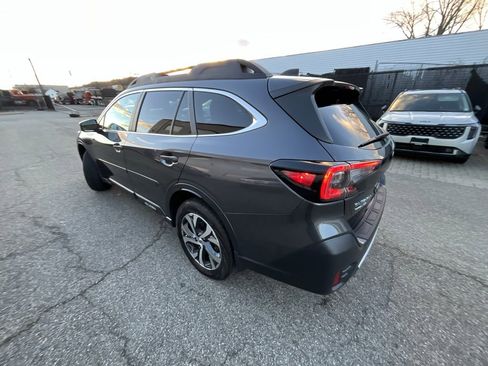 Used 2022 Subaru Outback Limited image 4