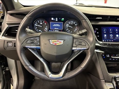Used 2023 Cadillac XT6 Premium Luxury w/ Technology Package image 8