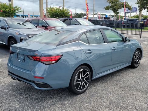 Certified 2025 Nissan Sentra SR FWD image 4