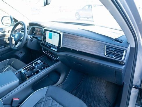 New 2026 Volkswagen Atlas SEL Premium R-Line image 40