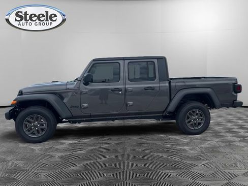 New 2025 Jeep Gladiator Sport image 2