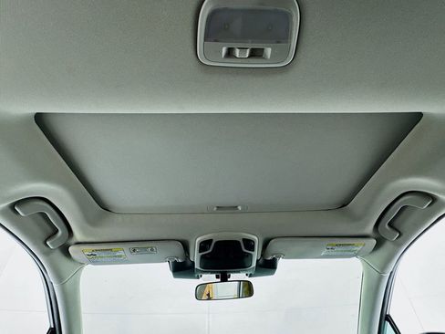 Used 2023 Subaru Outback Premium AWD/4WD image 17