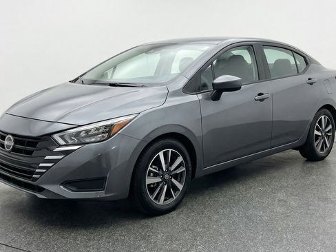 Used 2025 Nissan Versa SV FWD image 3
